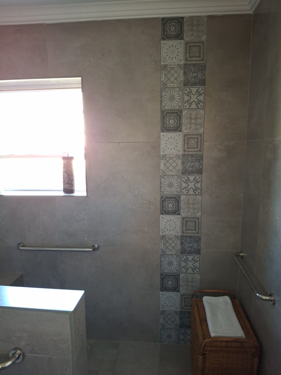 3 Bedroom Property for Sale in Wavecrest Eastern Cape